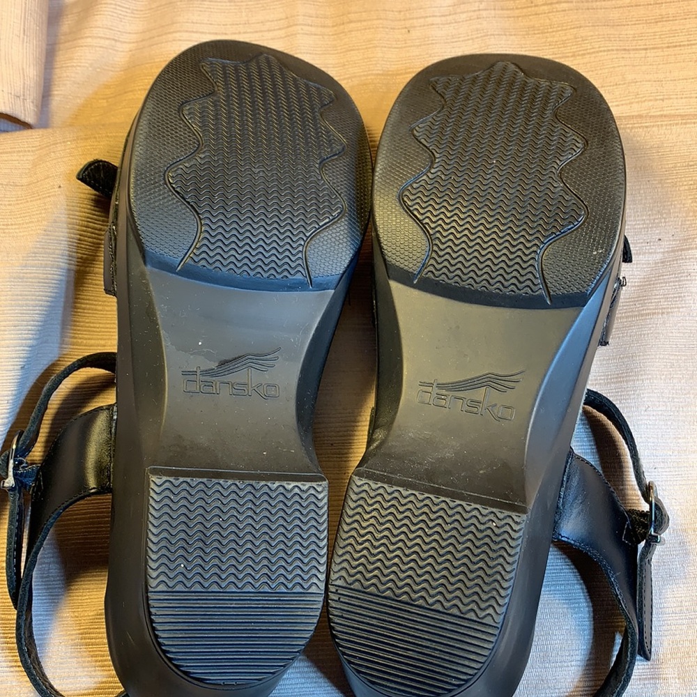 NWOT Leather sandals, adjustable never worn, comfy 3 - Picture 11 of 16